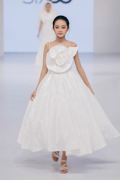 fashion-show 0781SIXDO WEDI FOTO KIENGCAN .jpeg